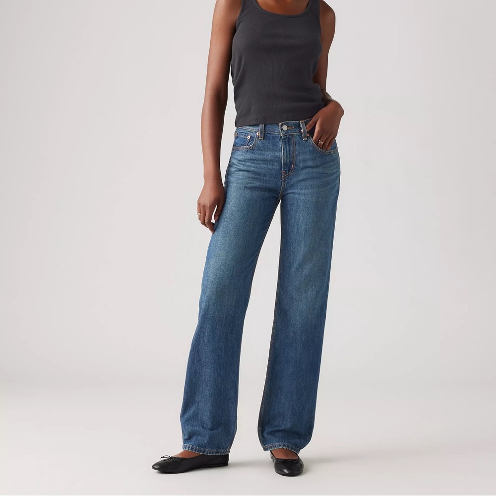 Levi’s Low Pro Straight Women’s Jeans in Size 30 Medium Wash Denim Brand New